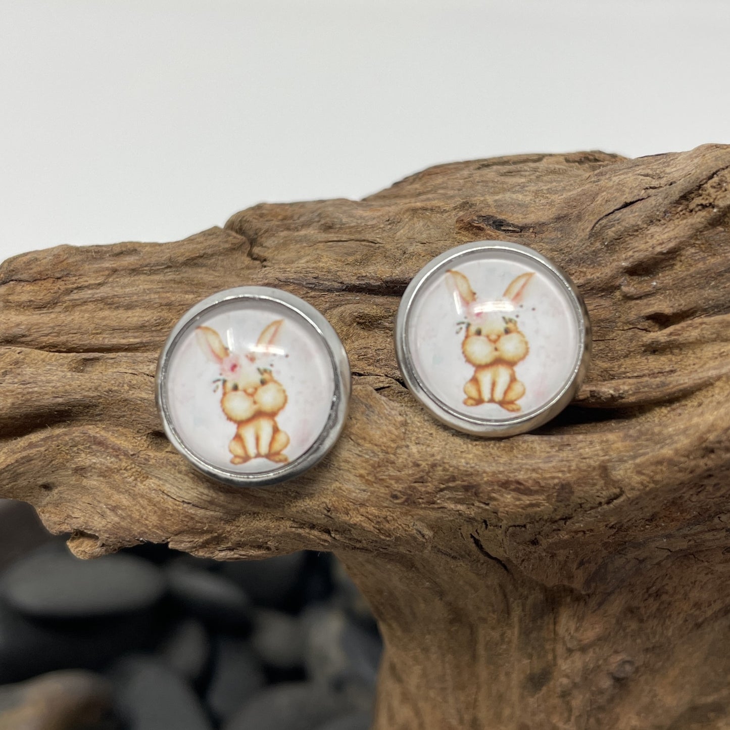 Glass cabochon studs - Easter