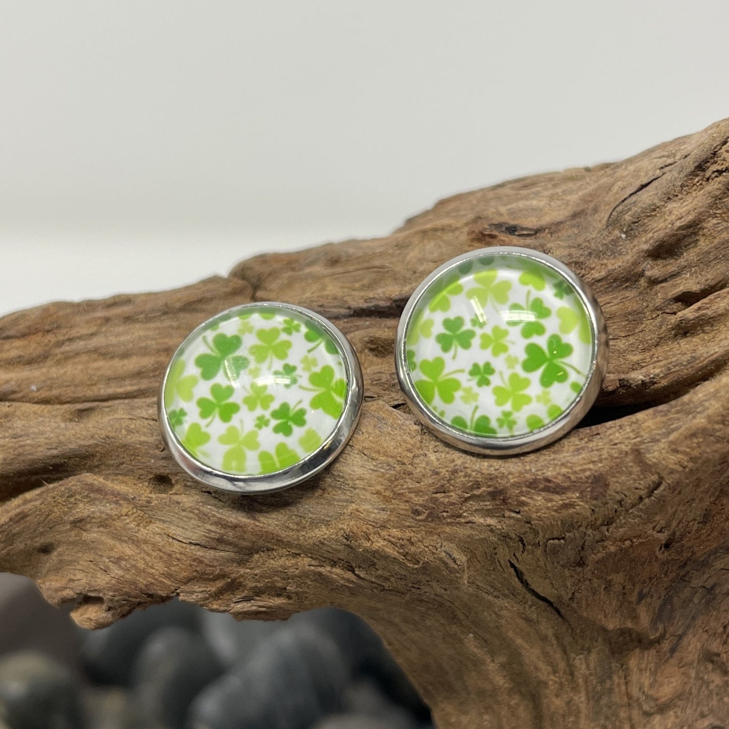 Glass cabochon studs - St. Patrick's Day