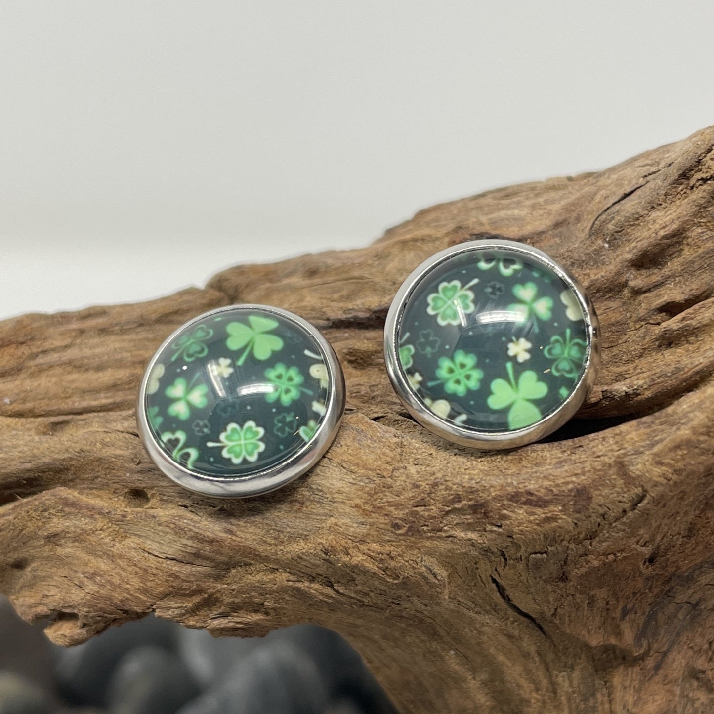 Glass cabochon studs - St. Patrick's Day