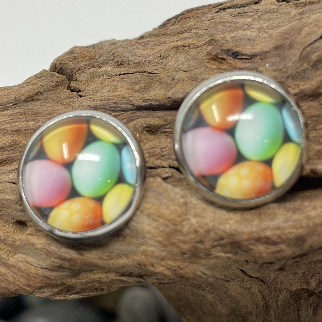 Glass cabochon studs - Easter