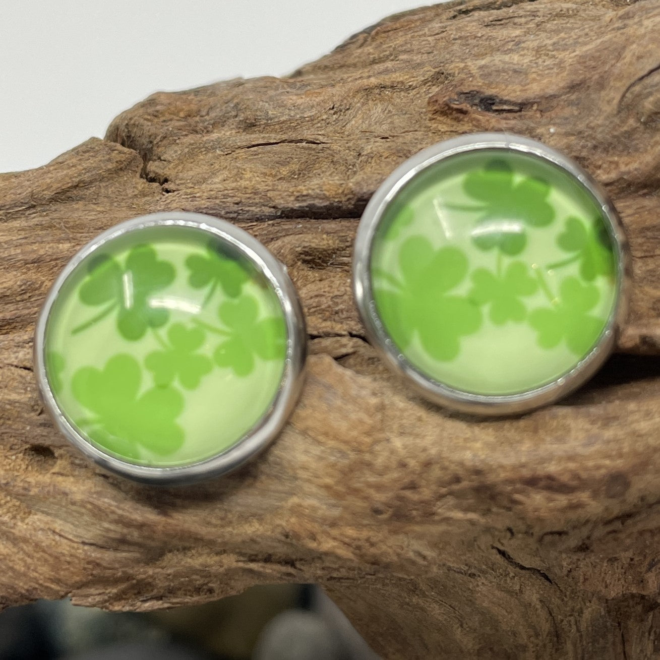 Glass cabochon studs - St. Patrick's Day