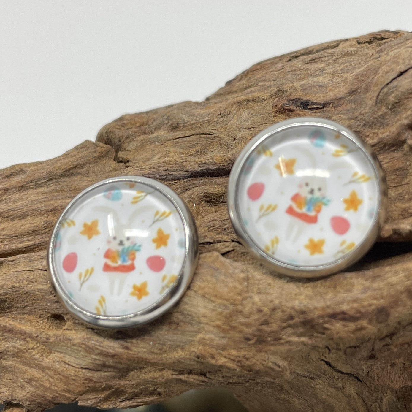 Glass cabochon studs - Easter